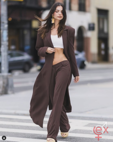 Screenshot 2024-08-12 at 20-33-29 Emily Ratajkowski (@emrata) • Φωτογραφίες και βίντεο στο Instagram.png
