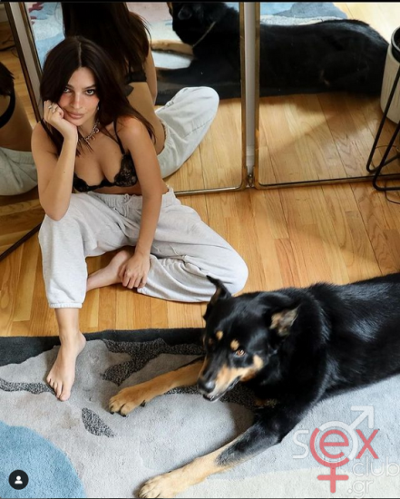 Screenshot 2024-08-12 at 21-05-21 Emily Ratajkowski (@emrata) • Φωτογραφίες και βίντεο στο Instagram.png