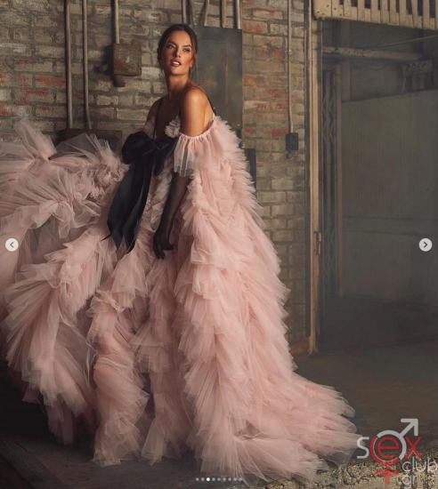 Screenshot 2024-08-04 at 18-28-19 Alessandra Ambrosio (@alessandraambrosio) • Φωτογραφίες και βίντεο στο Instagram.png