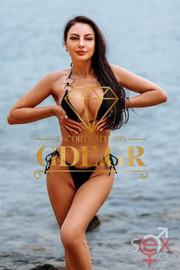 OLIVIA-MATURE-BRUNETTE-ESCORT-4.jpg