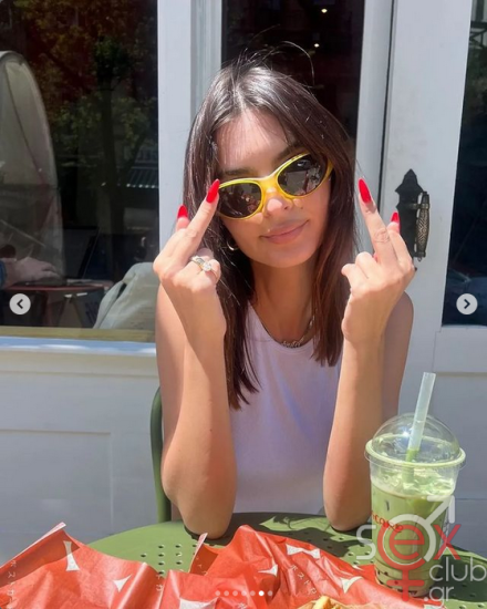 Screenshot 2024-08-12 at 21-59-58 Emily Ratajkowski (@emrata) • Φωτογραφίες και βίντεο στο Instagram.png
