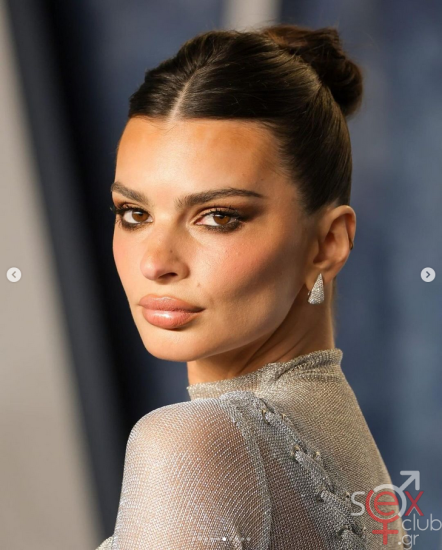 Screenshot 2024-08-12 at 22-13-15 Emily Ratajkowski (@emrata) • Φωτογραφίες και βίντεο στο Instagram.png