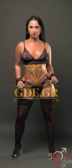 NATALIE-SENSUAL-CURVY-LATIN-GDE-MODEL-IN-ATHENS-3.jpg