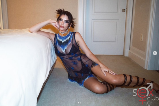 Screenshot 2024-08-12 at 22-26-44 Emily Ratajkowski (@emrata) • Φωτογραφίες και βίντεο στο Instagram.png