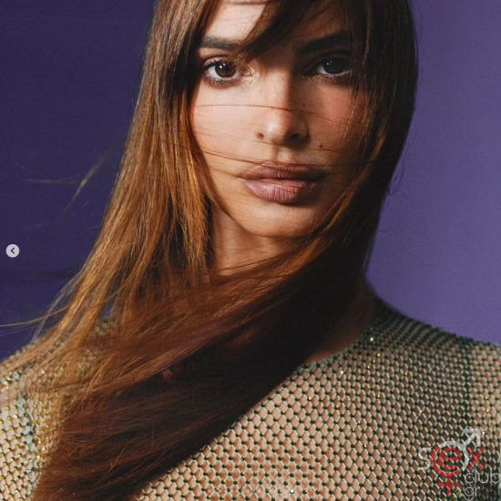 Screenshot 2024-08-12 at 22-31-08 Emily Ratajkowski (@emrata) • Φωτογραφίες και βίντεο στο Instagram.png