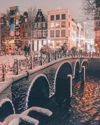 ams-snow.jpg