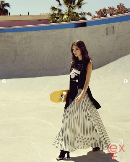 Screenshot 2024-08-12 at 22-33-34 Emily Ratajkowski (@emrata) • Φωτογραφίες και βίντεο στο Instagram.png