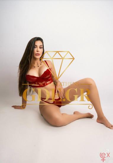 KIARA-STUNNING-BRUNETTE-LATIN-GDE-ESCORT-10.jpg