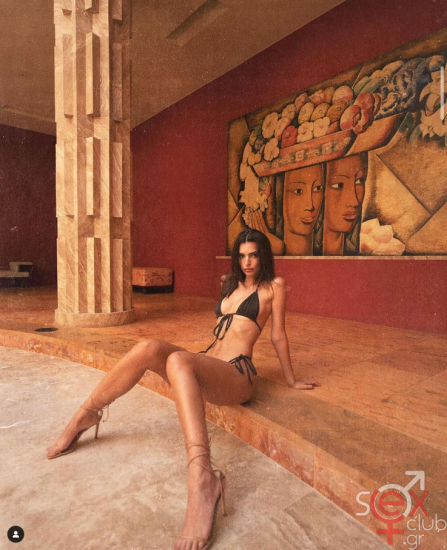Screenshot 2024-08-12 at 22-36-05 Emily Ratajkowski (@emrata) • Φωτογραφίες και βίντεο στο Instagram.png